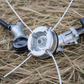 🔩Stop met het teruglopen naar de schuur omdat je nylon draad weer gebroken is! Deze zware aluminium trimmerkop met 4 lijnen vreet door dik gras en onkruid alsof het niets is – geen roest, geen breuk, geen gedoe met spoelen!